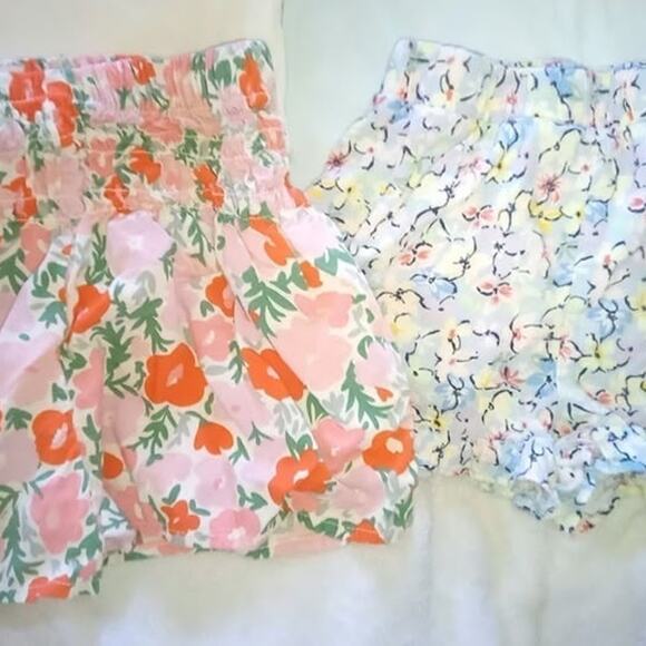 free assembly children's 4t floral short sets trendy and gently worn - Picture 4 of 4